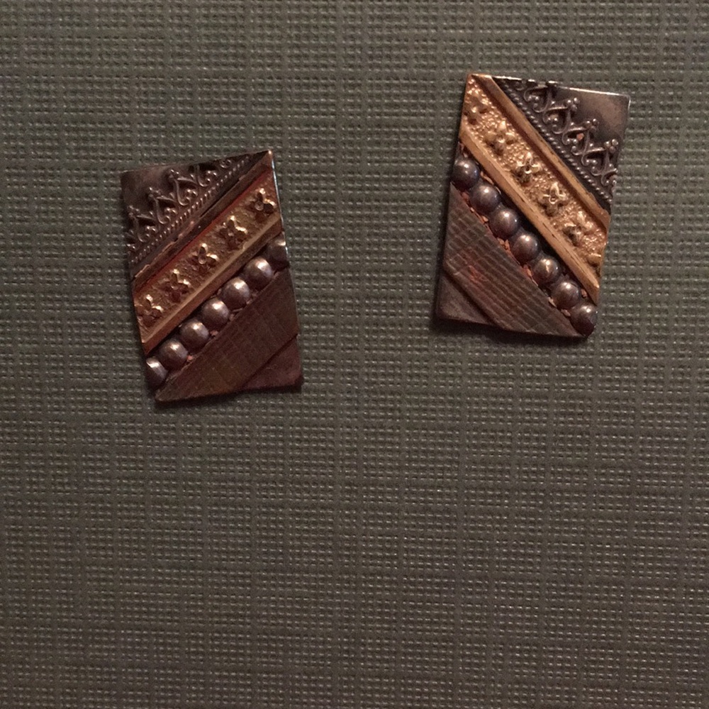GUC. Mixed metal post earrings